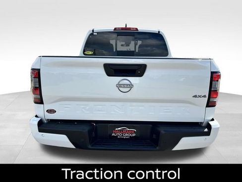 Used 2025 Nissan Frontier SV AWD/4WD image 3