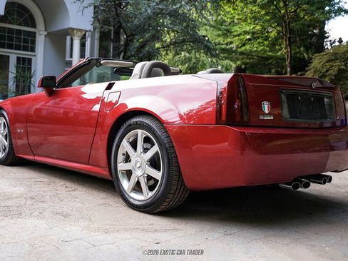 Used 2004 Cadillac XLR RWD image 4