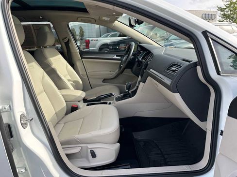 Used 2019 Volkswagen Golf Alltrack SE image 10
