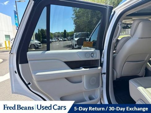 Used 2018 Lincoln Navigator Reserve w/ Technology Package AWD/4WD image 15