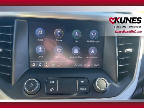 Used 2023 GMC Acadia SLT image 17