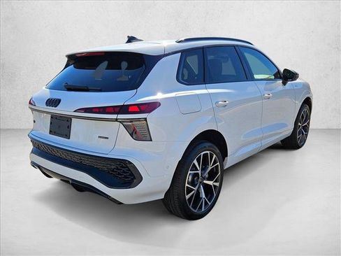 New 2026 Audi Q3 quattro 2.0T AWD/4WD image 2