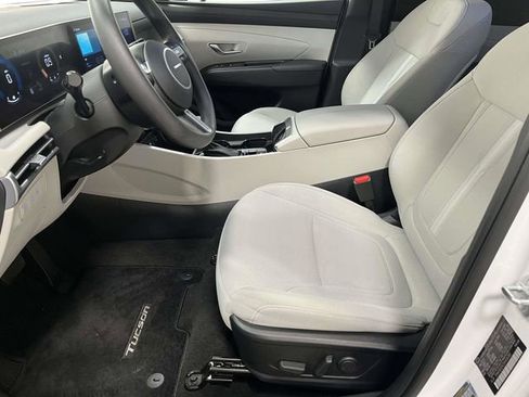Certified 2025 Hyundai Tucson SEL image 17