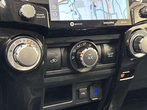 Certified 2022 Toyota 4Runner TRD Off-Road Premium image 21