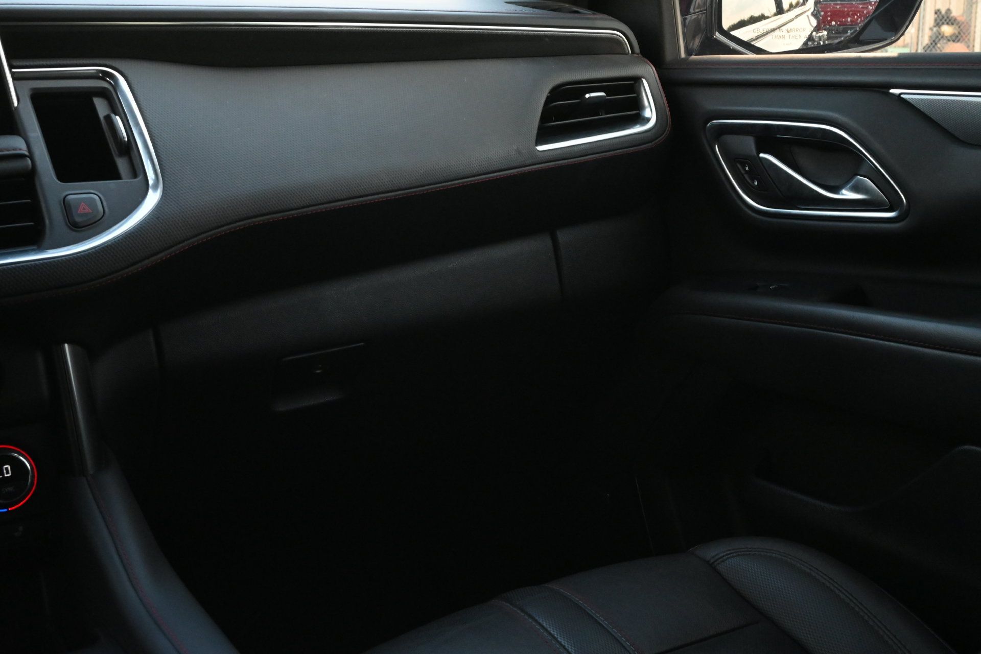 Used 2023 Chevrolet Tahoe RST w/ Luxury Package AWD/4WD image 9