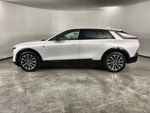 Used 2024 Cadillac Lyriq Sport image 5