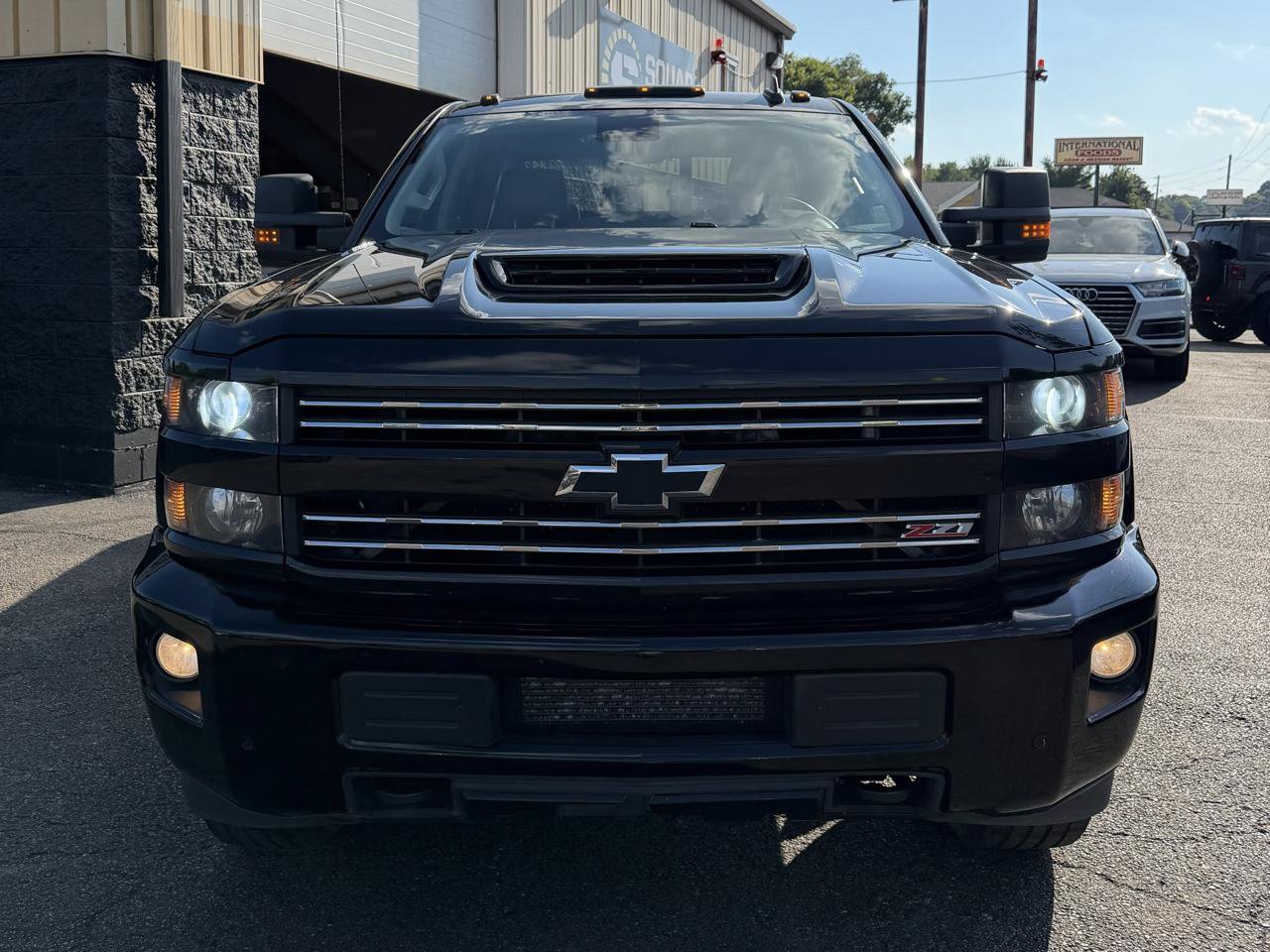 Used 2019 Chevrolet Silverado 2500 LTZ w/ Midnight Edition AWD/4WD image 8