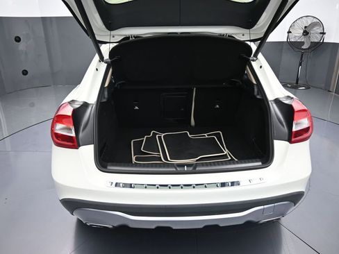 Used 2018 Mercedes-Benz GLA 250 image 36