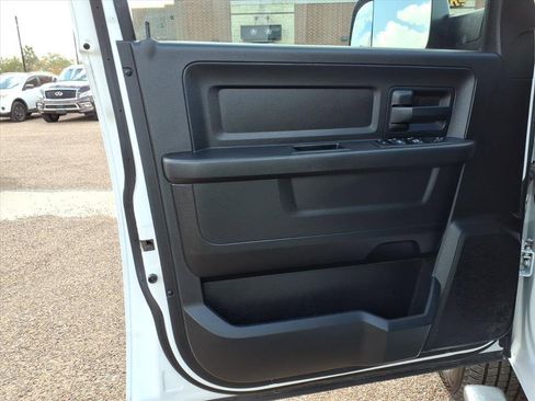 Used 2018 RAM 2500 Tradesman w/ Chrome Appearance Group image 18