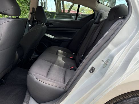 Used 2025 Nissan Altima 2.5 SV FWD image 25