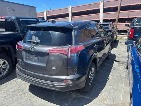 Used 2017 Toyota RAV4 LE w/ All Weather Liner Package AWD/4WD image 5