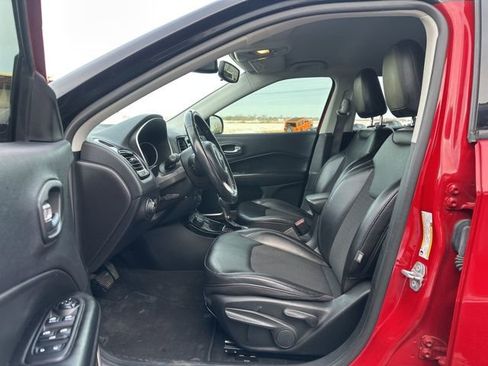 Certified 2020 Jeep Compass Latitude image 11