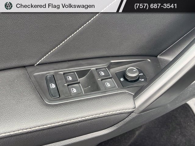Used 2022 Volkswagen Tiguan SE w/ Panoramic Sunroof Package AWD/4WD image 16