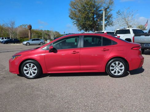 Certified 2021 Toyota Corolla LE image 3