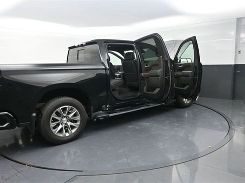 Used 2022 Chevrolet Silverado 1500 High Country w/ Technology Package image 41