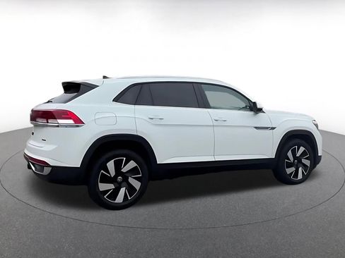 Used 2025 Volkswagen Atlas Cross Sport SE image 9