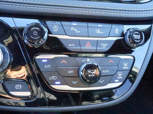 New 2026 Chrysler Pacifica Select w/ S Appearance Package AWD/4WD image 21