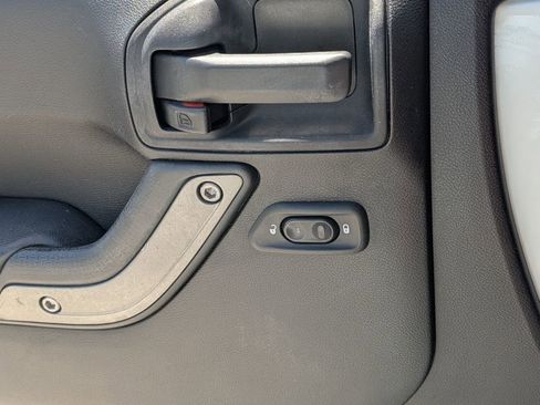 Used 2015 Jeep Wrangler Unlimited Sport w/ Quick Order Package 24S image 28