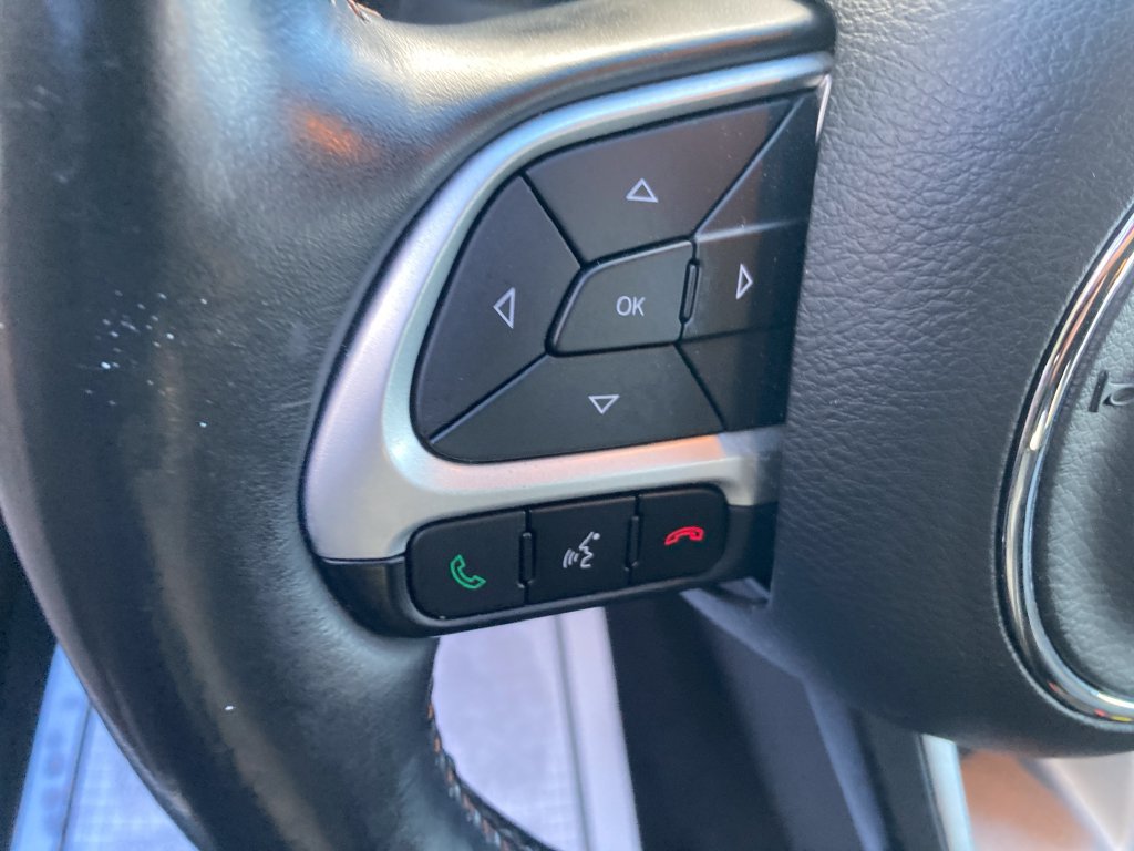 Used 2019 Jeep Compass Limited w/ Safety & Security Group AWD/4WD image 39