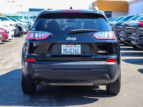 Used 2019 Jeep Cherokee Latitude w/ Popular Appearance Group FWD image 5