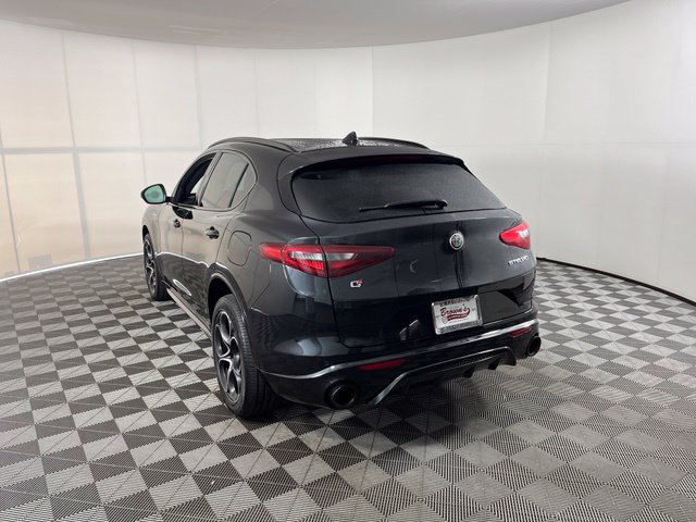 Used 2023 Alfa Romeo Stelvio Veloce AWD/4WD image 5