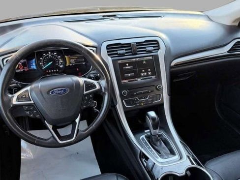 Used 2016 Ford Fusion SE w/ Equipment Group 202A image 36