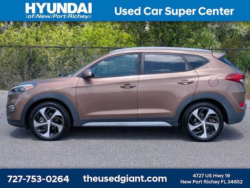 Used 2017 Hyundai Tucson Sport FWD image 2