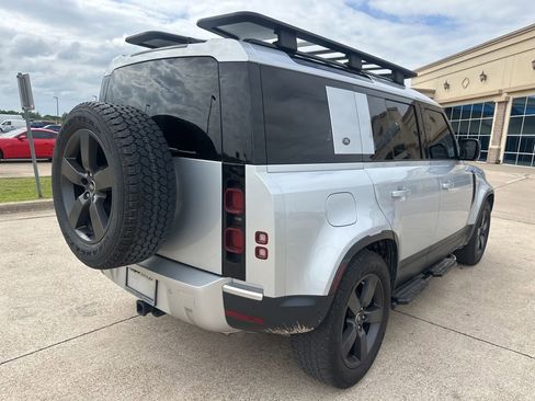 Used 2024 Land Rover Defender 110 S image 6