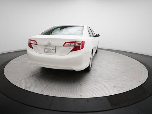 Used 2012 Toyota Camry LE image 32