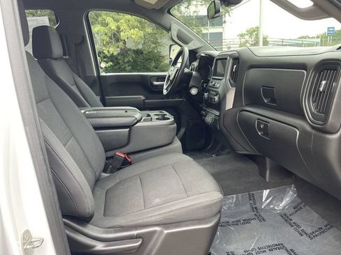 Used 2022 Chevrolet Silverado 2500 Custom w/ Custom Value Package AWD/4WD image 17