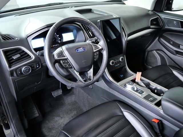 Certified 2024 Ford Edge SEL w/ Convenience Package AWD/4WD image 3