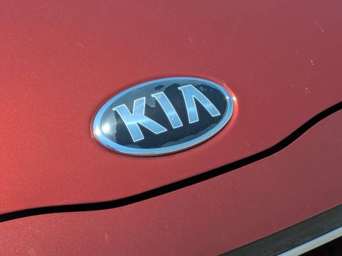 Used 2020 Kia Soul LX FWD image 14