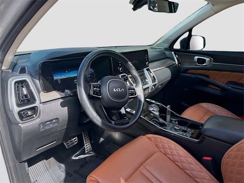 Used 2023 Kia Sorento SX Prestige image 9