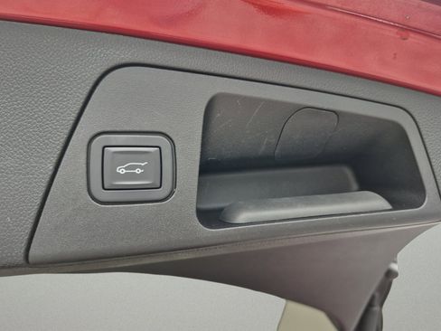Used 2020 Buick Envision Essence FWD image 12
