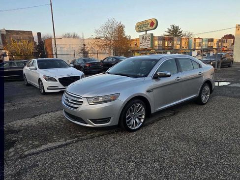 Used 2013 Ford Taurus Limited image 1