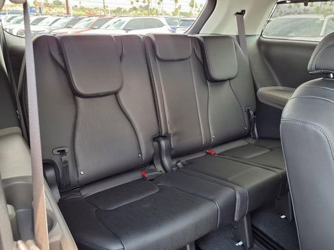 Used 2026 Kia Carnival EX FWD image 22