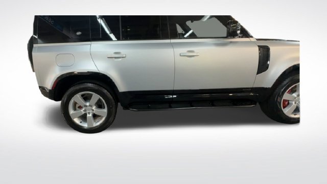 Used 2023 Land Rover Defender 110 X AWD/4WD image 10