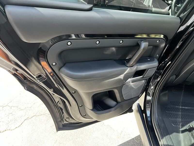 Used 2021 Land Rover Defender 110 X AWD/4WD image 22