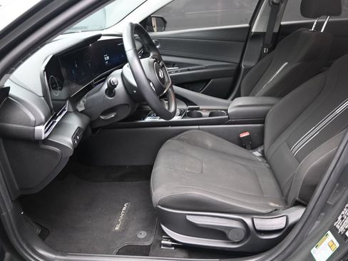 Used 2024 Hyundai Elantra SEL w/ Convenience Package FWD image 18