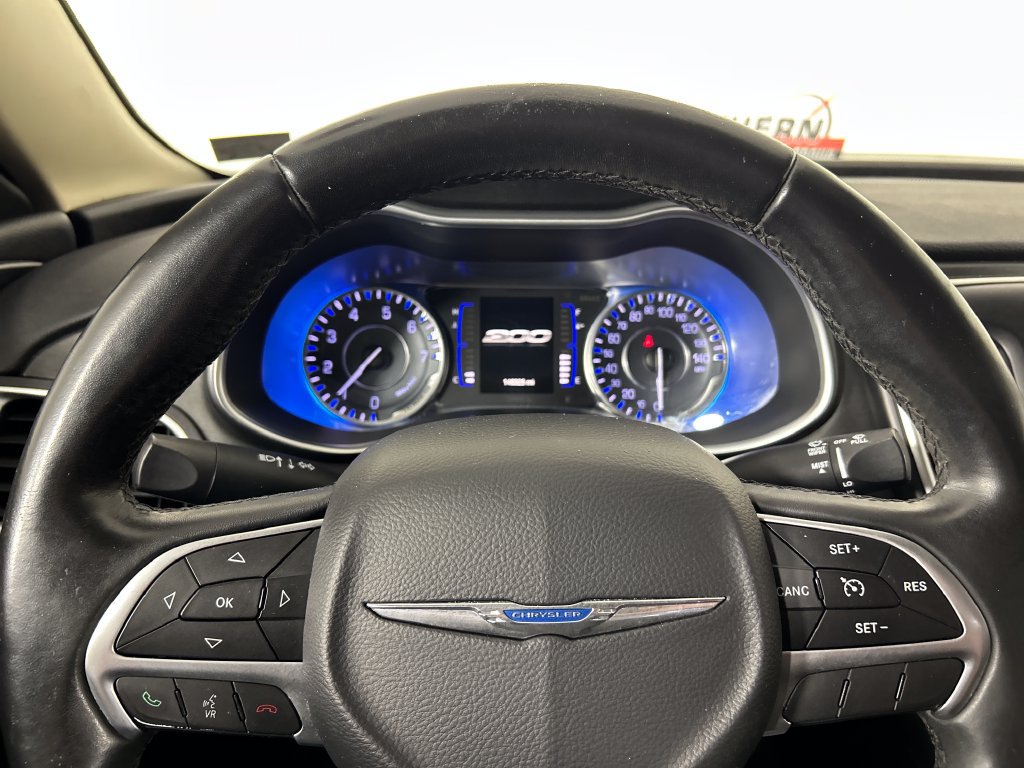 Used 2016 Chrysler 200 Limited w/ Convenience Group FWD image 13