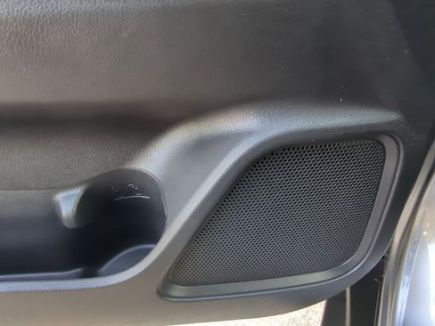 Used 2020 Mitsubishi Outlander ES image 12