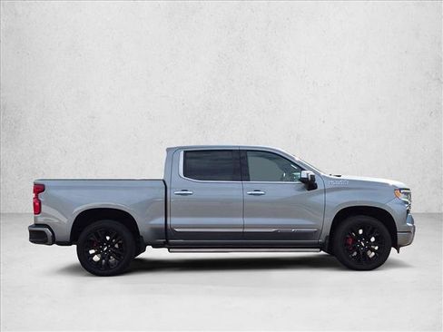Used 2024 Chevrolet Silverado 1500 High Country w/ High Country Premium Package AWD/4WD image 4