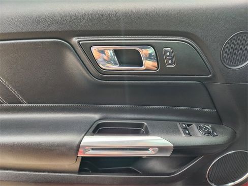 Used 2017 Ford Mustang GT Premium image 28