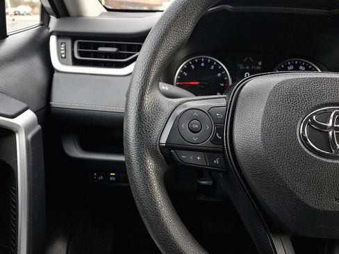 Used 2019 Toyota RAV4 LE image 20