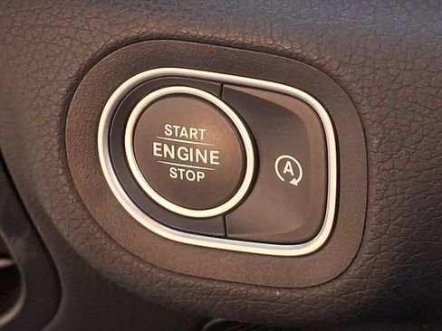 Used 2025 Mercedes-Benz GLE 350 4MATIC image 24