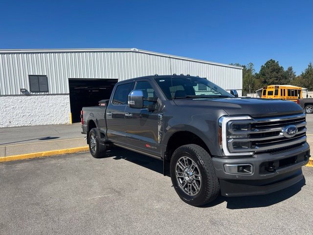 Used 2025 Ford F350 Platinum w/ Platinum Plus Package AWD/4WD image 2