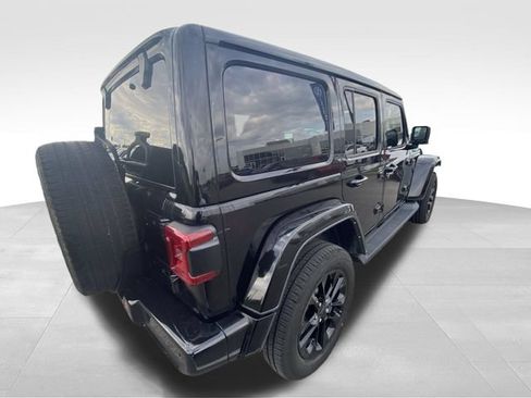 Used 2021 Jeep Wrangler Unlimited Sahara AWD/4WD image 11