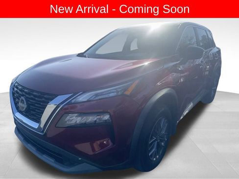 Used 2023 Nissan Rogue S image 2