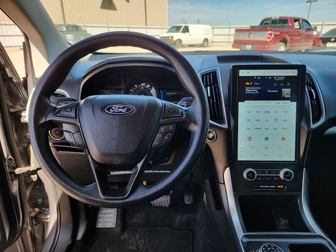 Used 2024 Ford Edge SE w/ Black Appearance Package image 10
