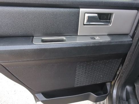 Used 2016 Ford Expedition XLT AWD/4WD image 25